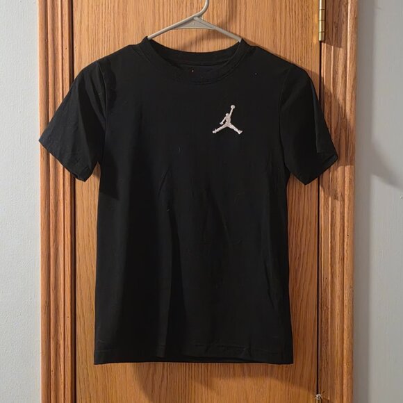 Boys Jordan Shirt Size M - Picture 1 of 3